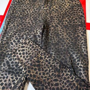 Wild Elegance Leopard Print Leggings